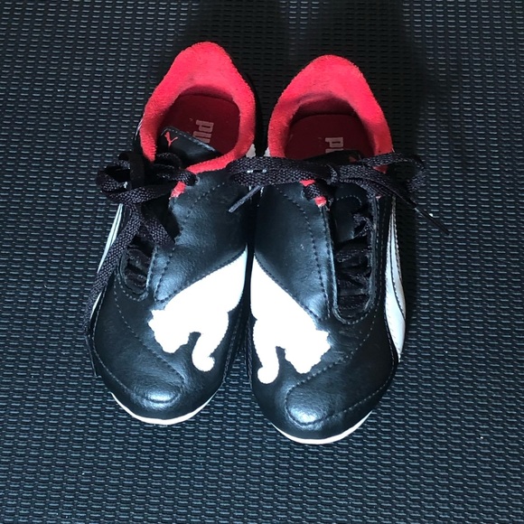 Puma Soccer Cleats - Picture 3 of 4